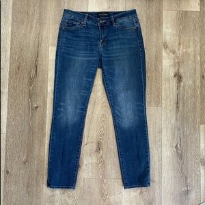 Lucky brand denim size 6/28 no distressing